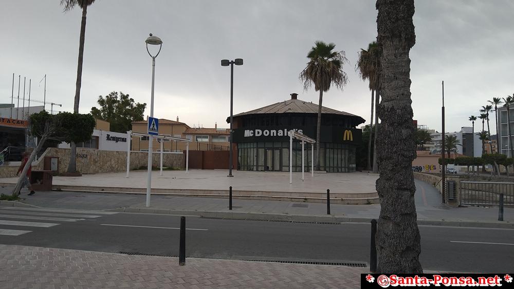 Mc Donald`s in Santa Ponsa, ausserhalb der Saison geschlossen